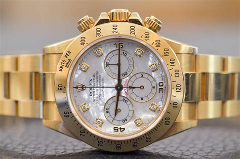 rolex daytona cinturino oro quadrante madreperla|rolex oro bianco oggi.